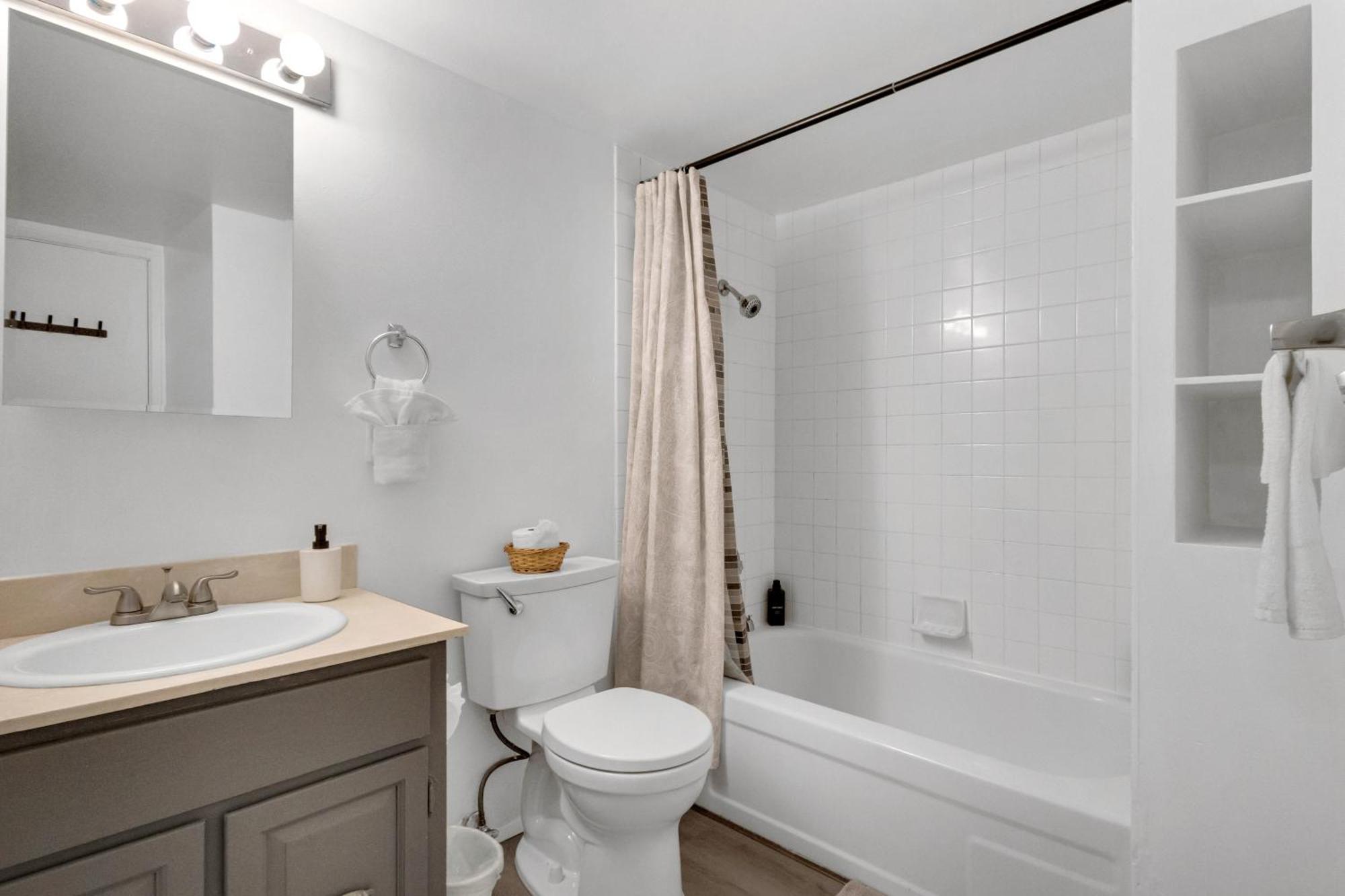 Central Bellevue Retreat المظهر الخارجي الصورة