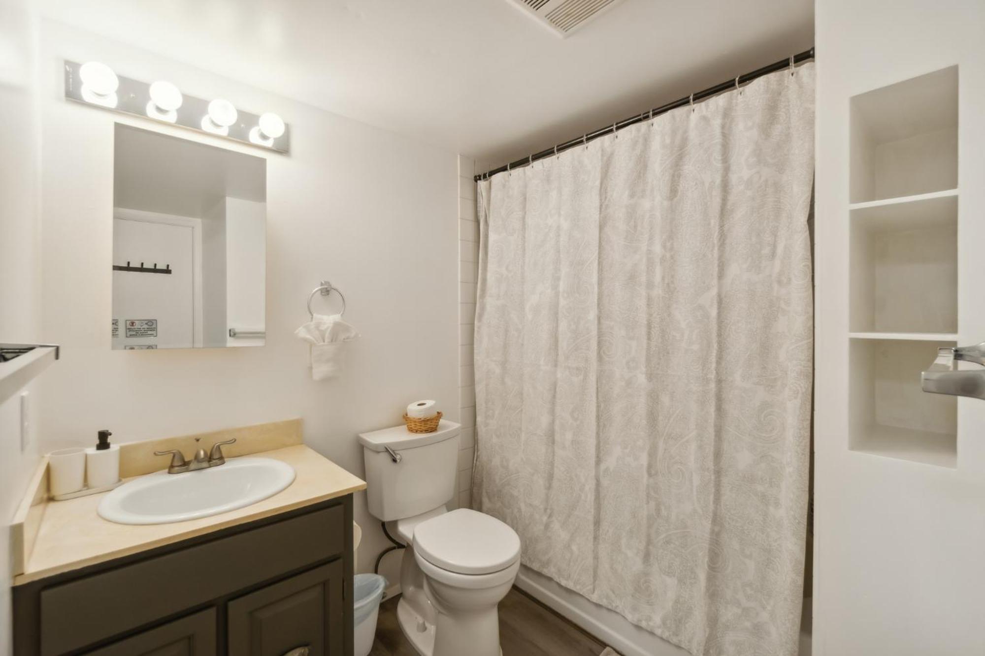 Central Bellevue Retreat المظهر الخارجي الصورة